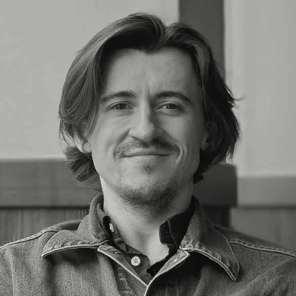 Photo of Aron Brouwer